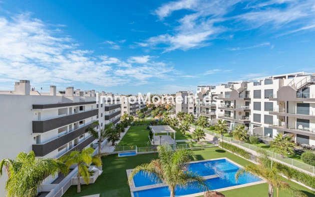 Resale - Apartment - Orihuela - Villamartin