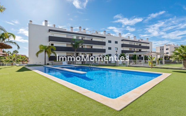 Resale - Apartment - Orihuela - Villamartin