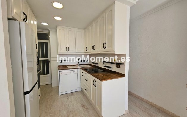Resale - Apartment - Torrevieja - Torrevieja Centro
