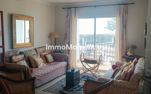Resale - Apartment - Marbella - Guadalmina Alta