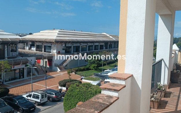Resale - Apartment - Marbella - Guadalmina Alta