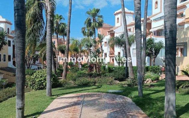 Resale - Apartment - Marbella - Guadalmina Alta
