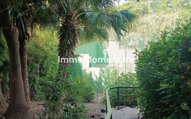 Resale - Apartment - Marbella - Guadalmina Alta