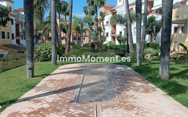 Resale - Apartment - Marbella - Guadalmina Alta