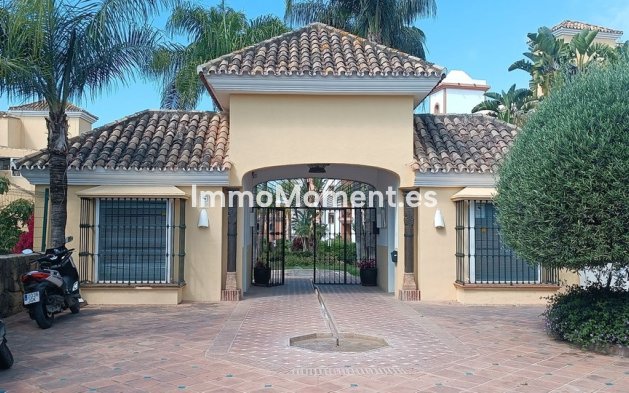 Resale - Apartment - Marbella - Guadalmina Alta