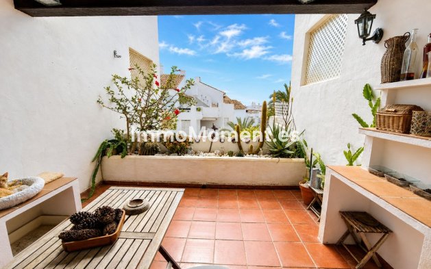 Resale - Apartment - Manilva - La Duquesa