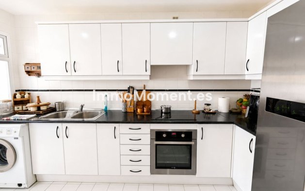 Resale - Apartment - Manilva - La Duquesa