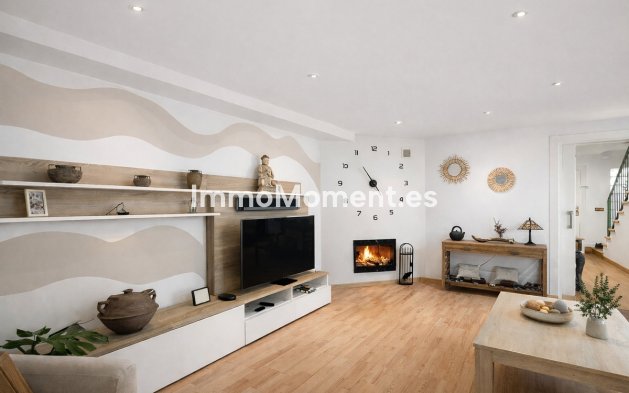 Bestaande woning - Geschakelde woning - Estepona  - Estepona Centro