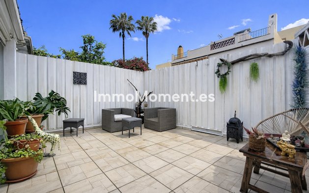 Bestaande woning - Geschakelde woning - Estepona  - Estepona Centro