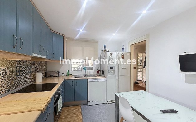 Bestaande woning - Geschakelde woning - Estepona  - Estepona Centro