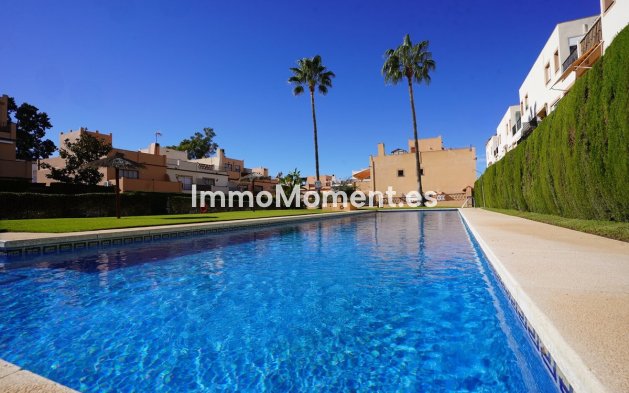 Bestaande woning - Geschakelde woning - Estepona  - Estepona Centro