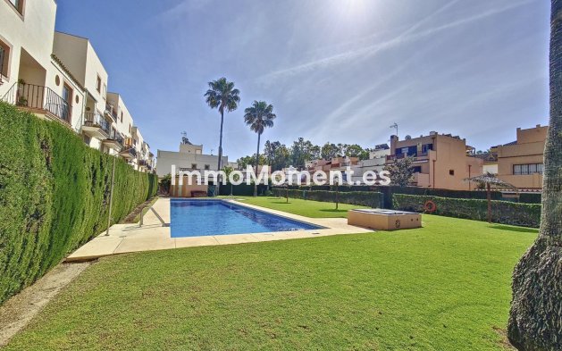 Bestaande woning - Geschakelde woning - Estepona  - Estepona Centro
