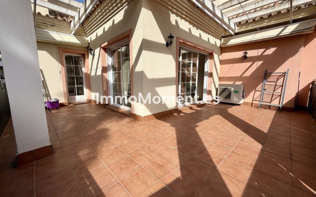Resale - Apartment - Marbella - Nueva Andalucía