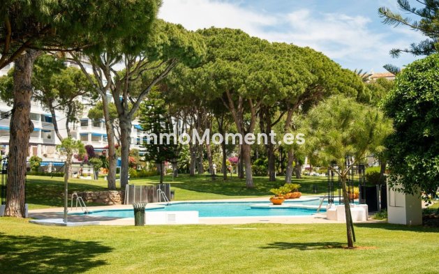 Resale - Apartment - Marbella - Puerto Banús