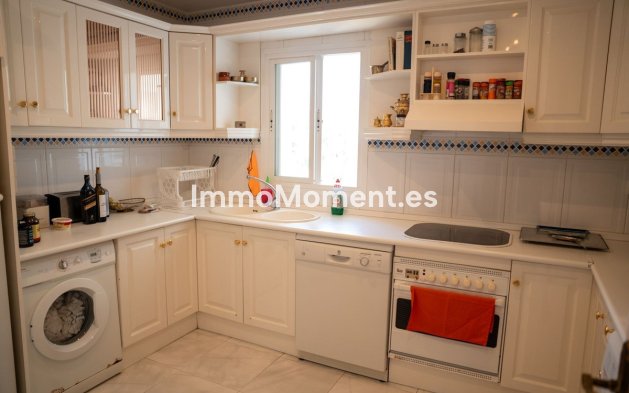 Resale - Apartment - Marbella - Puerto Banús