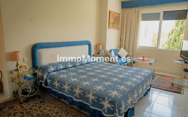 Resale - Apartment - Marbella - Puerto Banús