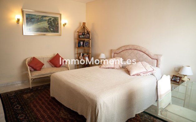Resale - Apartment - Marbella - Puerto Banús