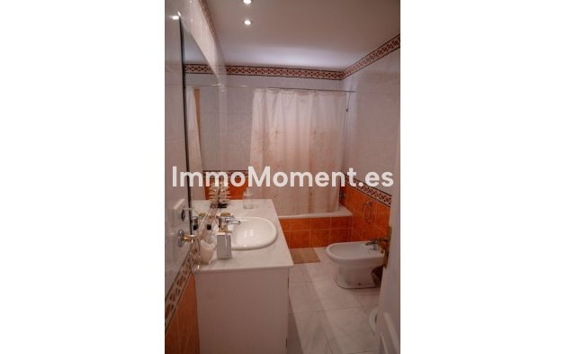 Resale - Apartment - Marbella - Puerto Banús