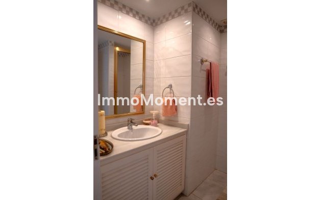 Resale - Apartment - Marbella - Puerto Banús