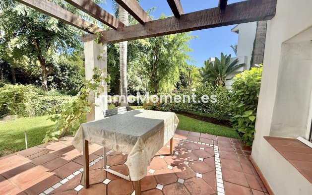 Reventa - Villa independiente - Estepona  - Costalita