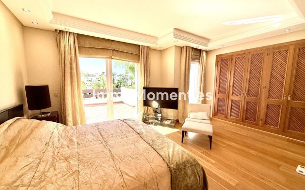 Reventa - Villa independiente - Estepona  - Costalita