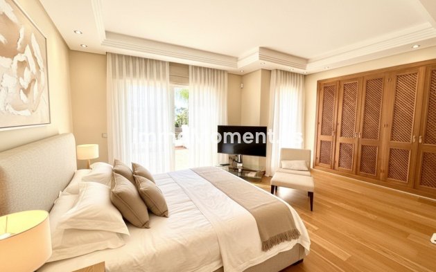 Reventa - Villa independiente - Estepona  - Costalita