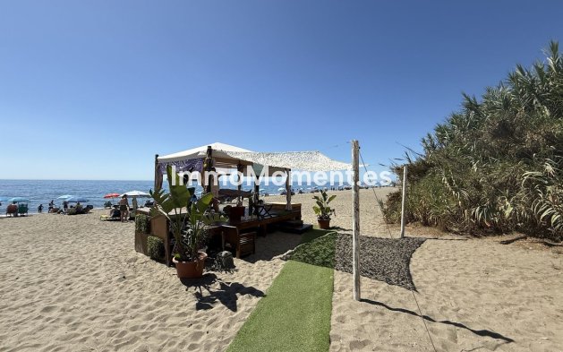 Reventa - Villa independiente - Estepona  - Costalita