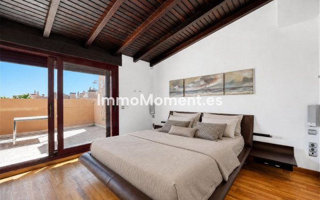 Resale - Apartment - Marbella - Puerto Banús