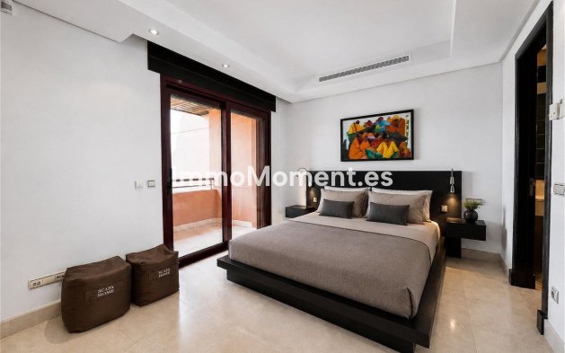 Resale - Apartment - Marbella - Puerto Banús