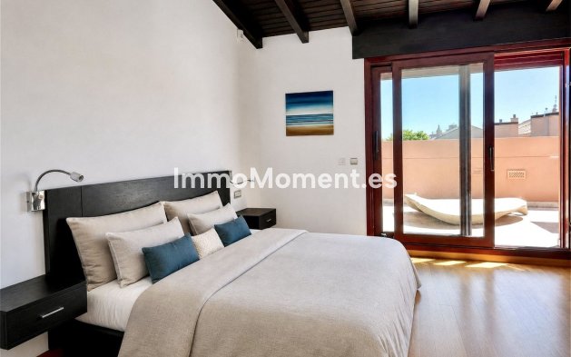 Resale - Apartment - Marbella - Puerto Banús