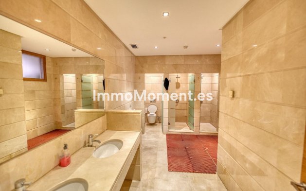 Resale - Apartment - Marbella - Puerto Banús