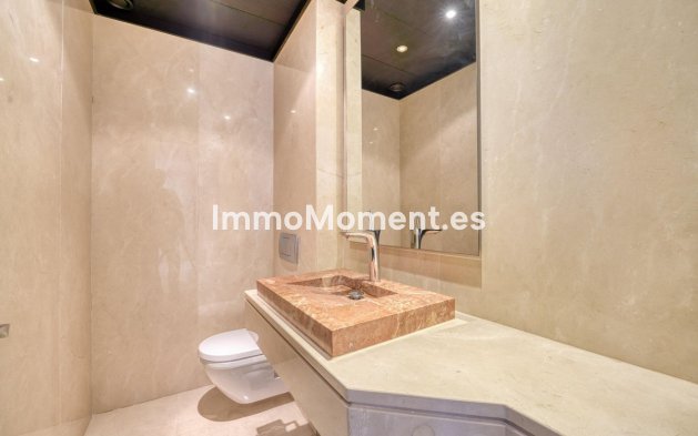 Resale - Apartment - Marbella - Puerto Banús