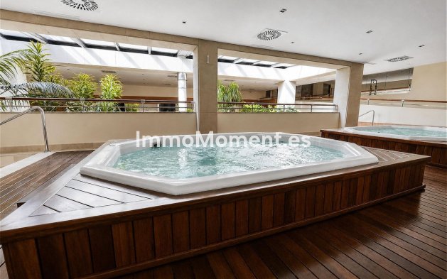 Resale - Apartment - Marbella - Puerto Banús