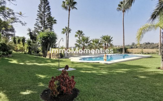 Reventa - Villa independiente - Estepona  - Estepona Centro