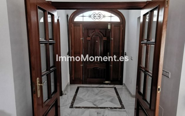 Reventa - Villa independiente - Estepona  - Estepona Centro