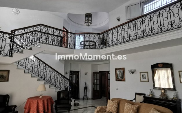 Reventa - Villa independiente - Estepona  - Estepona Centro