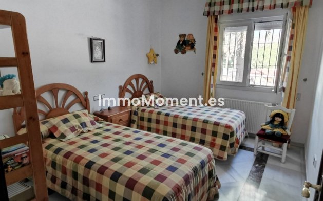 Reventa - Villa independiente - Estepona  - Estepona Centro