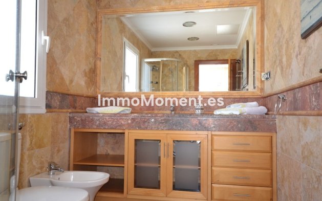 Resale - Apartment - Marbella - Puerto Banús