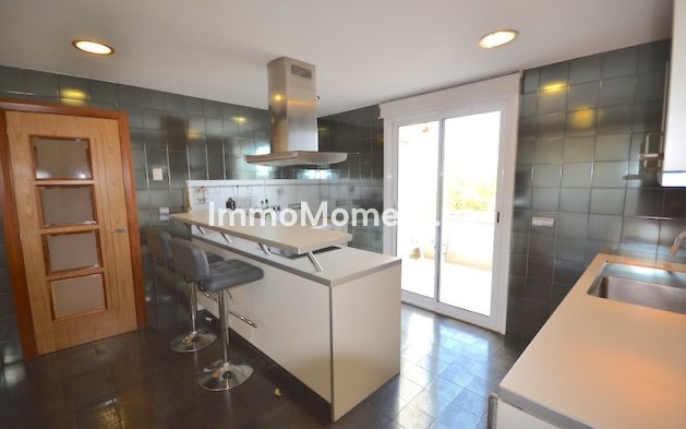 Resale - Apartment - Marbella - Puerto Banús
