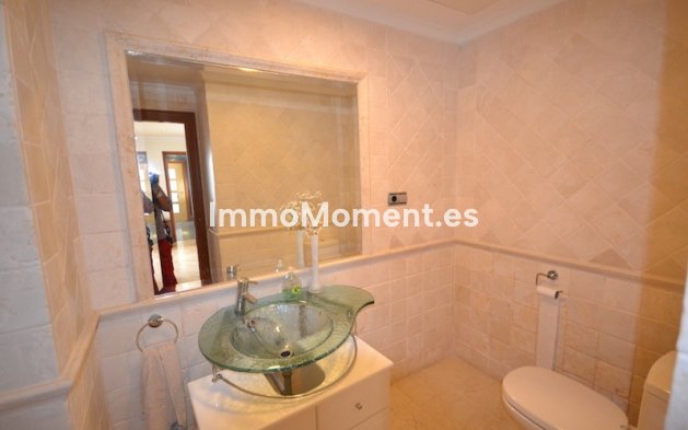 Resale - Apartment - Marbella - Puerto Banús