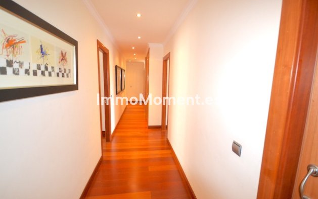 Resale - Apartment - Marbella - Puerto Banús