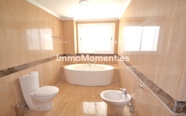 Resale - Apartment - Marbella - Puerto Banús