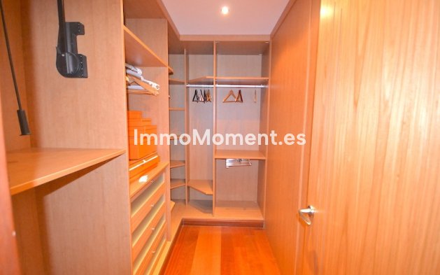 Resale - Apartment - Marbella - Puerto Banús