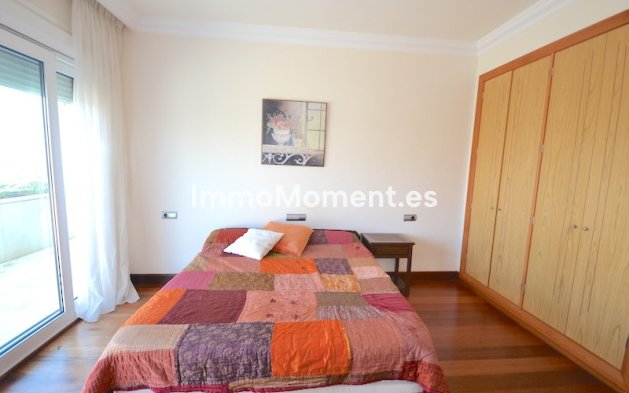 Resale - Apartment - Marbella - Puerto Banús