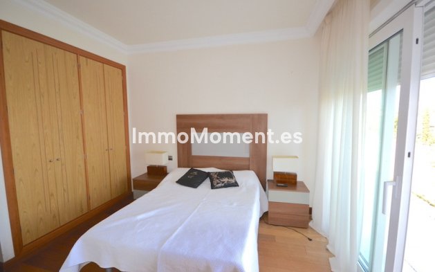 Resale - Apartment - Marbella - Puerto Banús