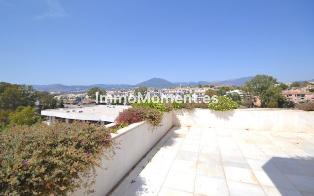 Resale - Apartment - Marbella - Puerto Banús