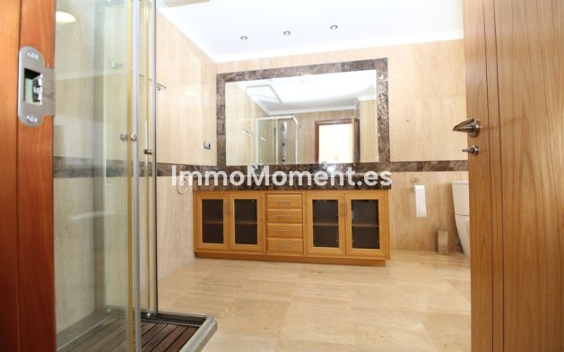 Resale - Apartment - Marbella - Puerto Banús