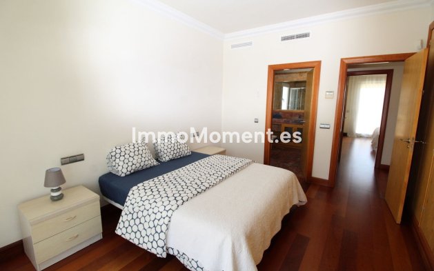 Resale - Apartment - Marbella - Puerto Banús