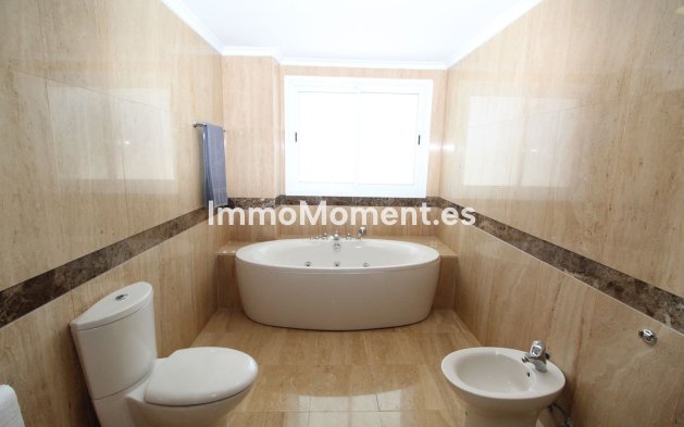Resale - Apartment - Marbella - Puerto Banús
