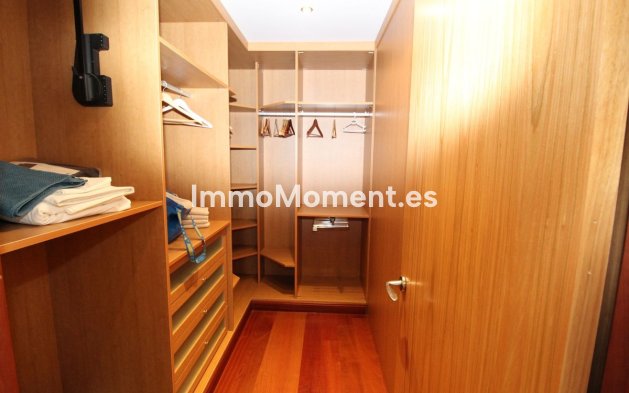 Resale - Apartment - Marbella - Puerto Banús